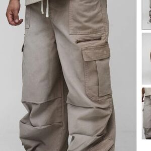 NWT Boohoo Man Tan Cargo Pants